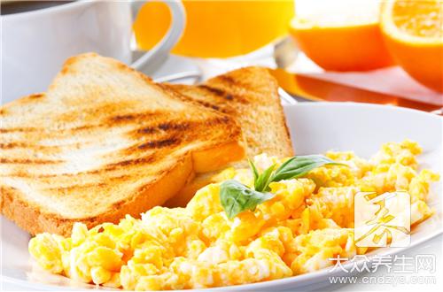 早上运动后多久吃早餐？
