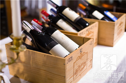  艾叶泡酒能喝吗